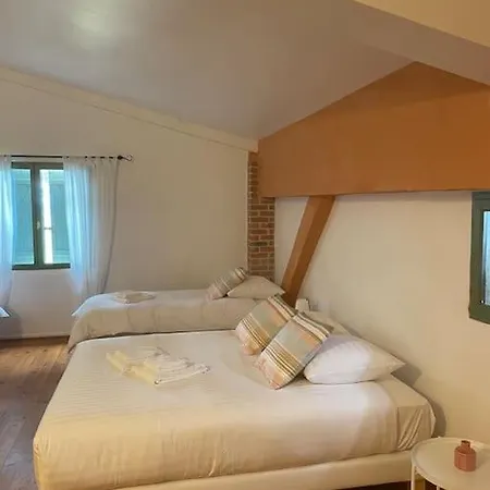 Lauraguel Hébergement de vacances *